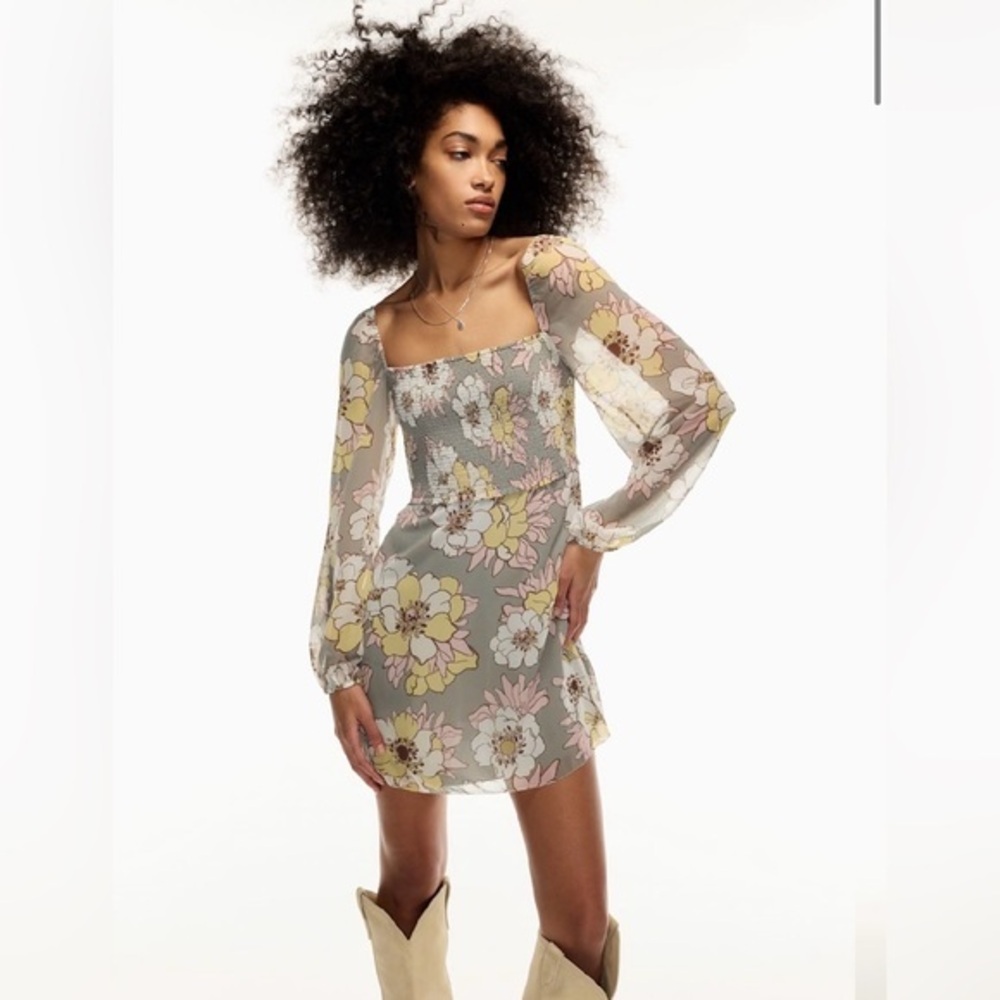 Wilfred | Aritzia Villa mini Dress flowy floral lined square neckline sz 6